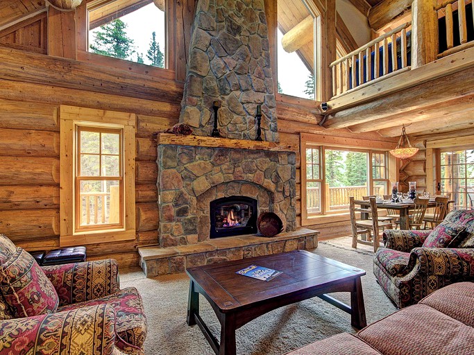 Secluded Log Cabin Near Blue River Colorado