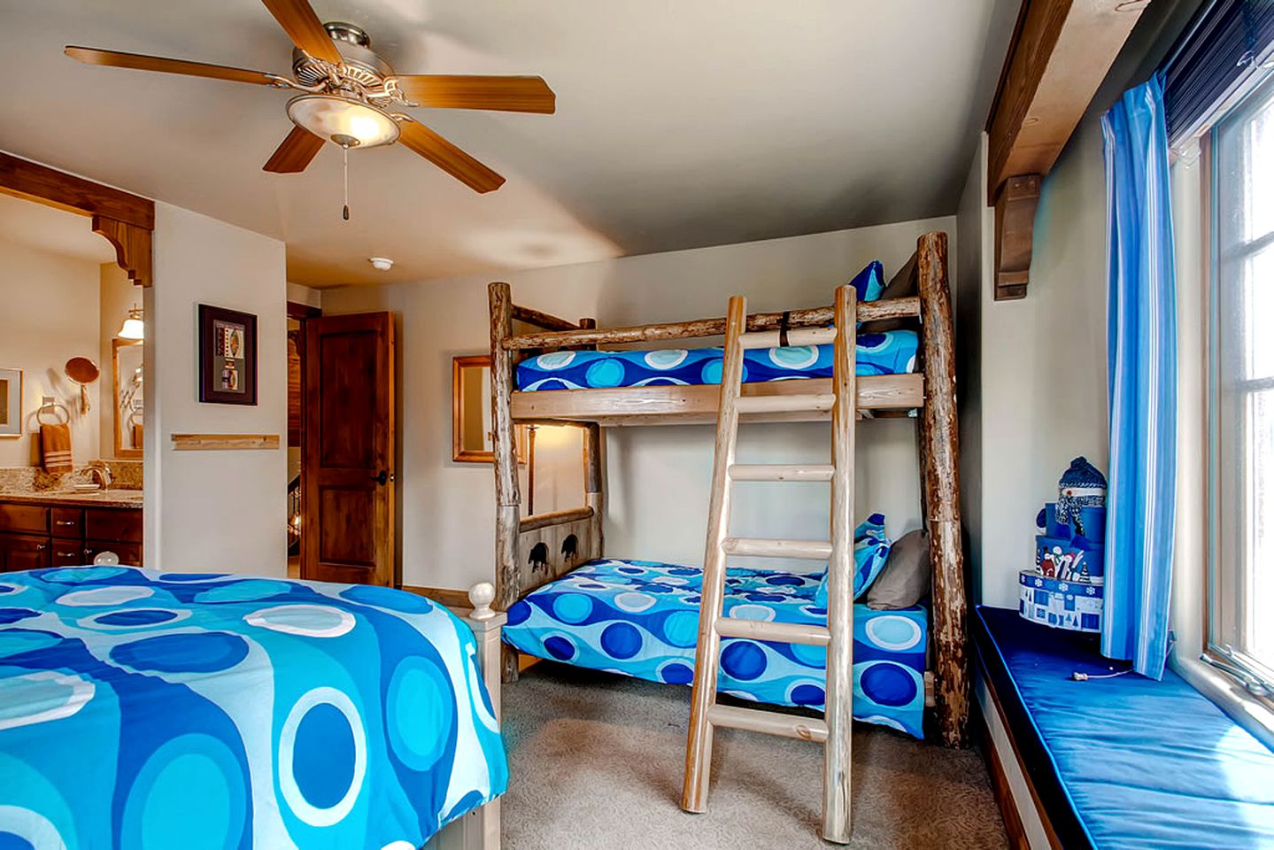 Beautiful Cabin Rental in the Mountains for Large Groups in Breckenridge, Colorado