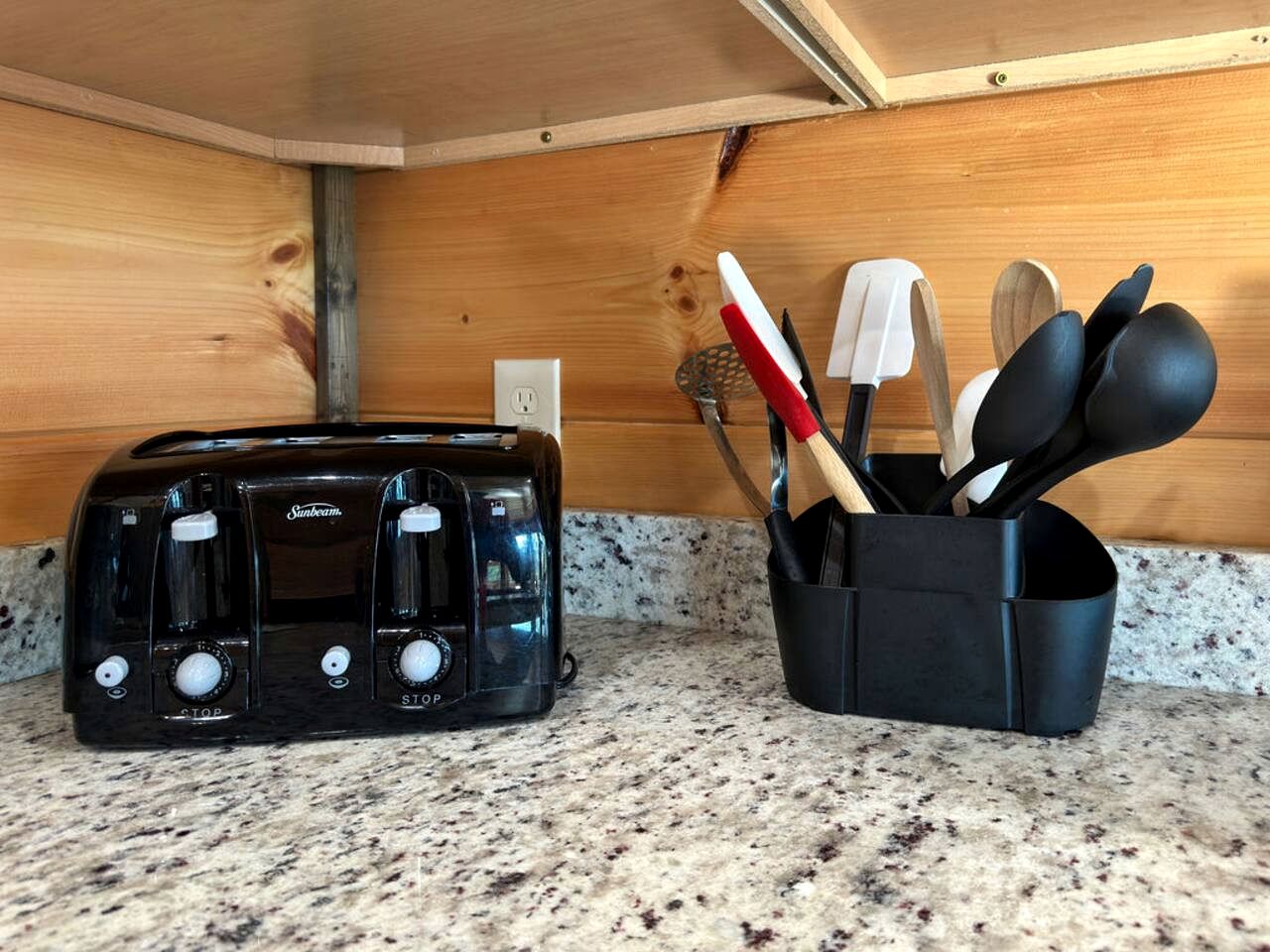 Secluded Modern Cabin with Hot Tub & Game Room near Dollywood in Pigeon Forge, Tennessee