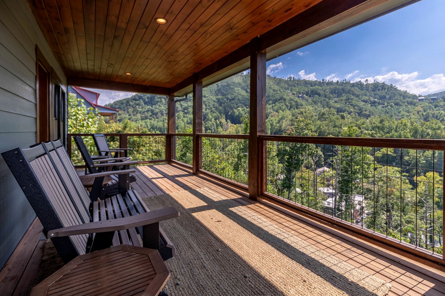 Spacious Luxury Cabin with Game Room near Pigeon Forge Attractions – Gatlinburg, TN