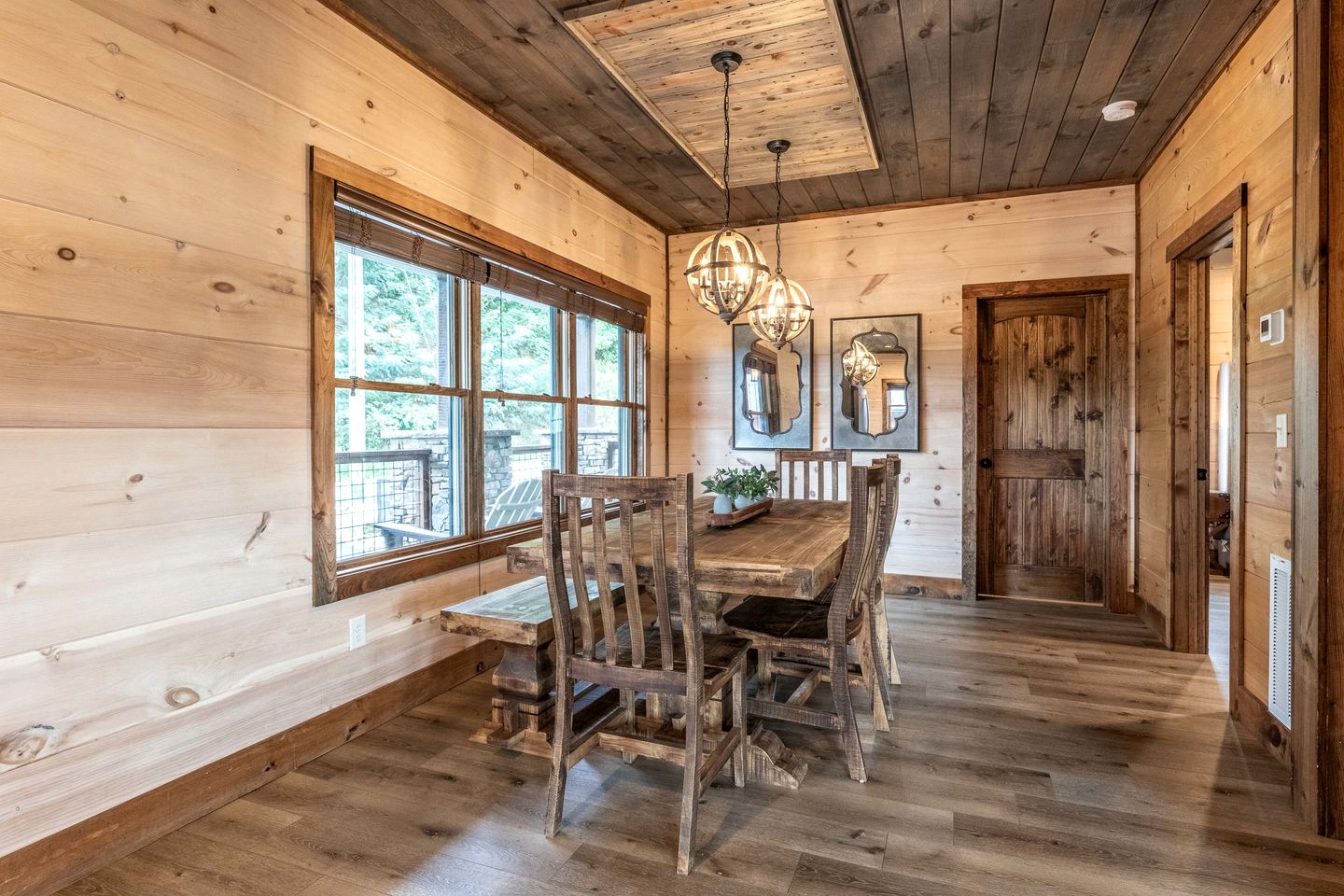 Spacious Luxury Cabin with Game Room near Pigeon Forge Attractions – Gatlinburg, TN