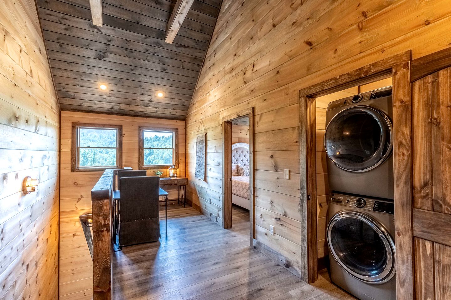 Spacious Luxury Cabin with Game Room near Pigeon Forge Attractions – Gatlinburg, TN