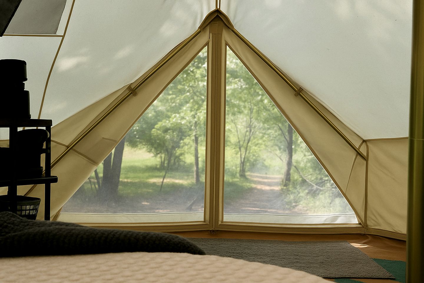 Radiant Stargazing Bell Tent Oasis Near Sinking Creek, Missouri