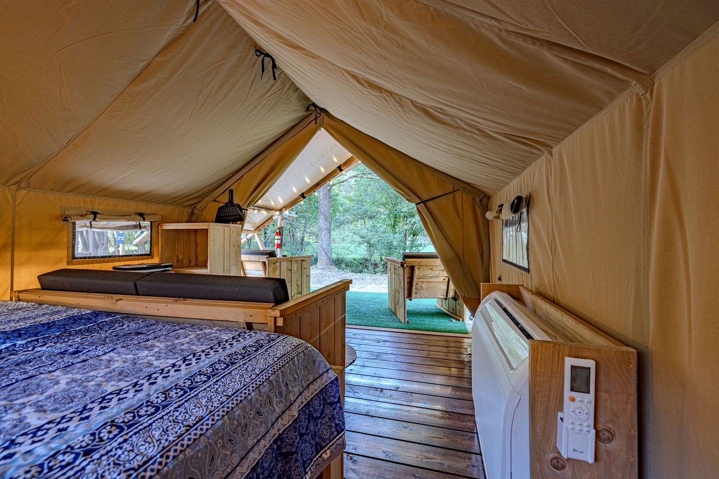 Radiant Safari Tent Escape near Smoky Mountains in Tennessee