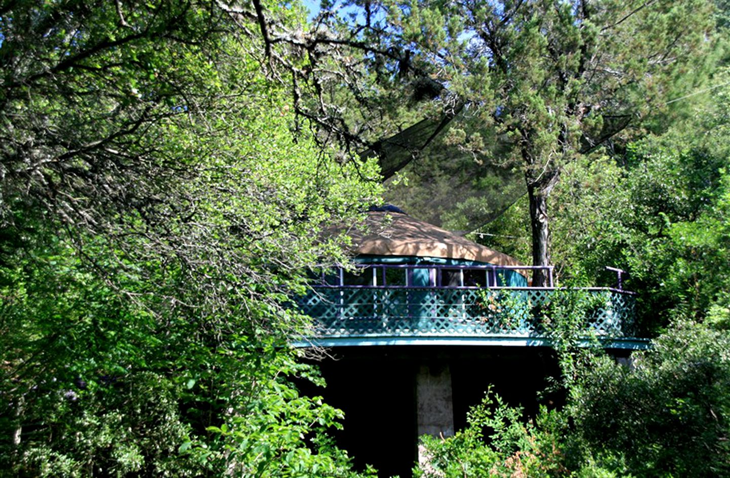 Lovely Tree House Rental Above Lake Buchanan near Austin, Texas