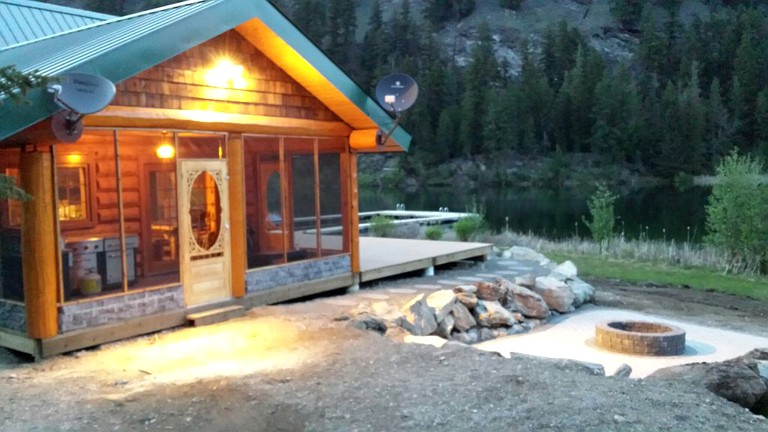 Log Cabins (Kamloops, British Columbia, Canada)