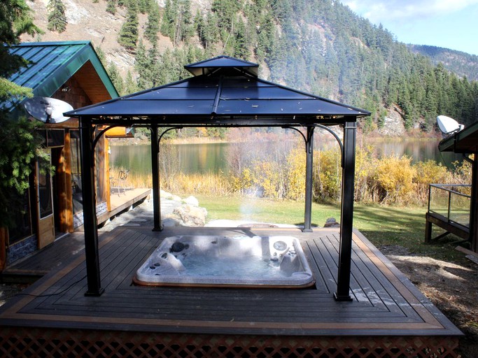 Log Cabins (Kamloops, British Columbia, Canada)