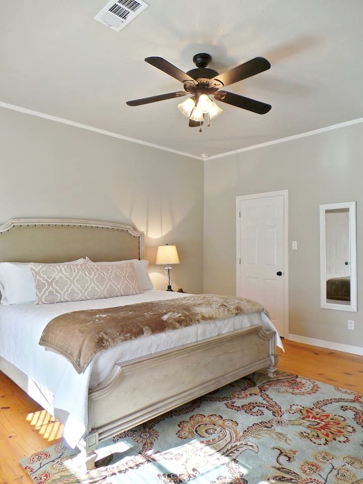 Spacious Luminous Cottage with Game Space and BBQ in Texas