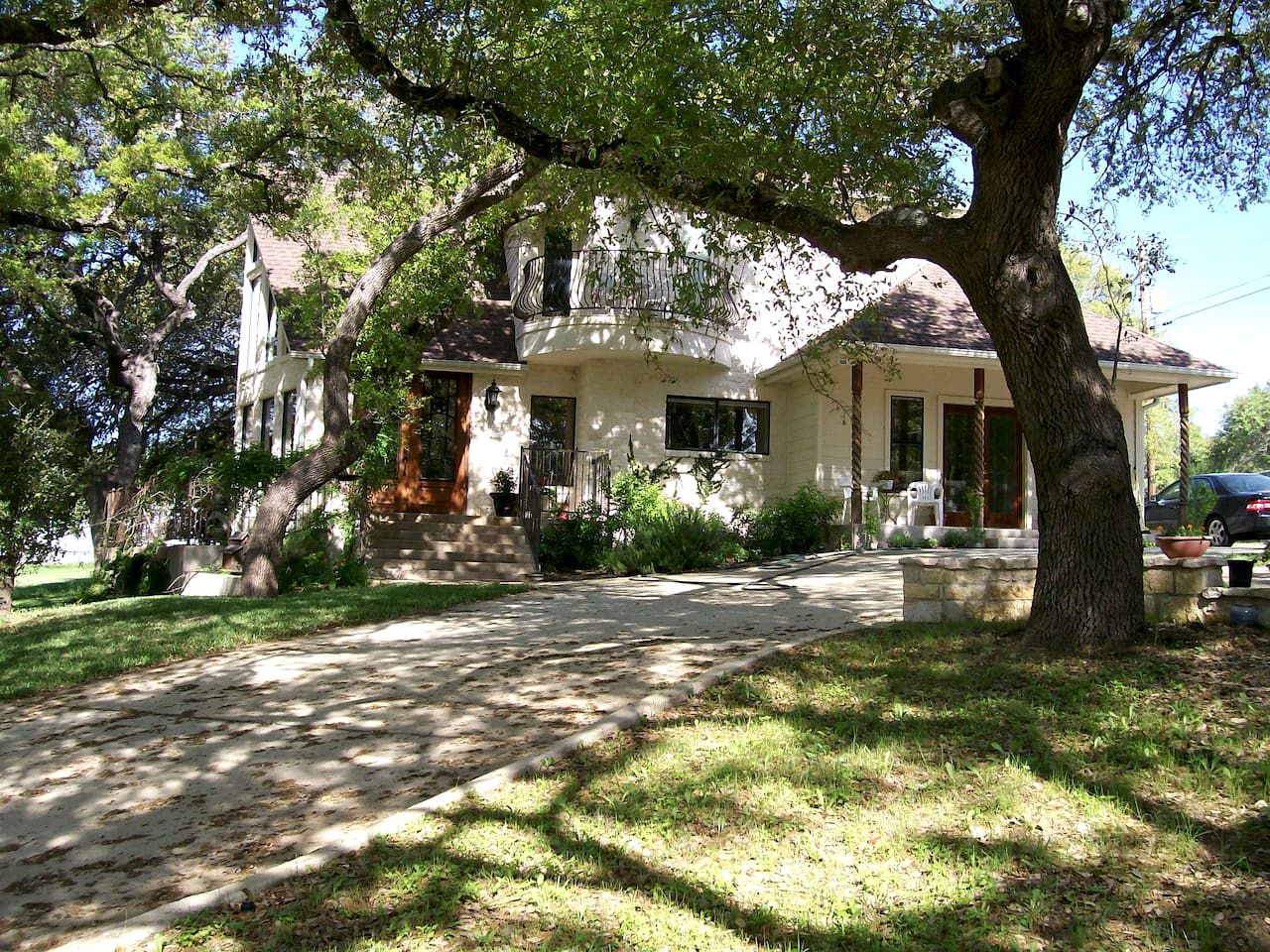 Riverside Luxury Villa Rental with Private Hot Tub in Wimberley, Texas