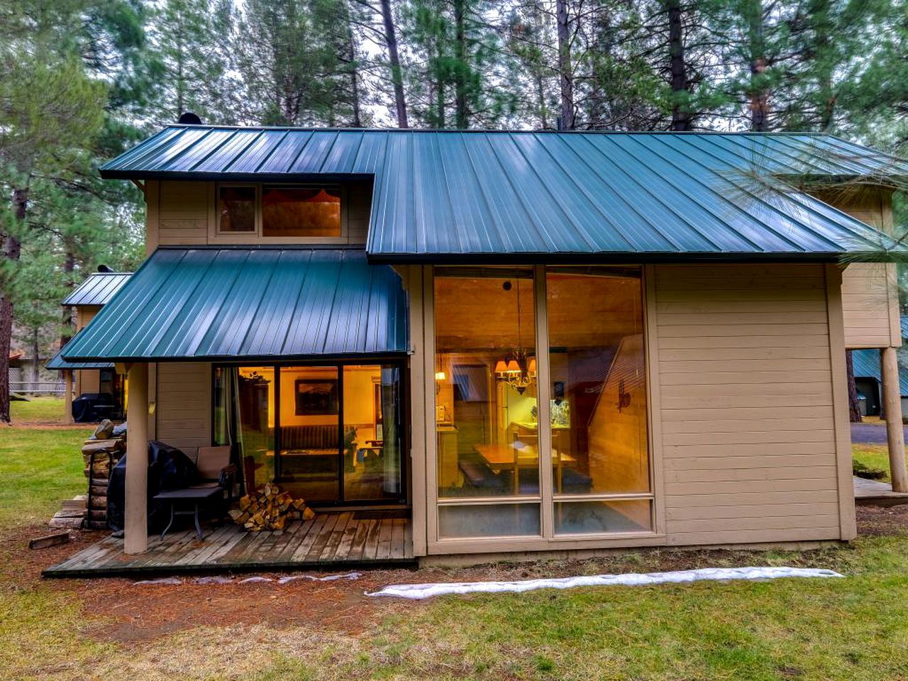 Cabin in Downtown Sunriver, Oregon