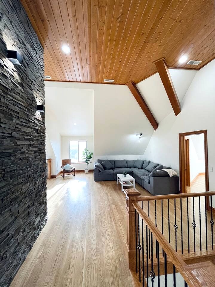 Breathtaking Cottage with Hot-tub in Eagle Mountain, Utah