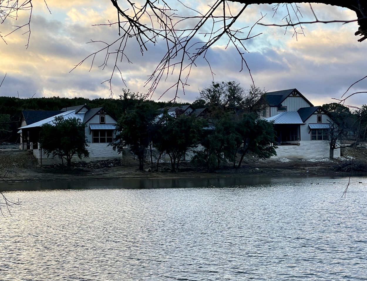 Pet Friendly Secluded Cottage  with Swimming Pool in Granbury, Texas