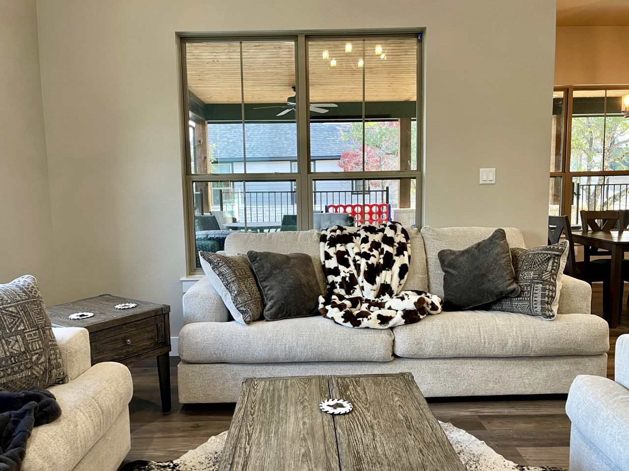 Pet Friendly Secluded Cottage  with Swimming Pool in Granbury, Texas