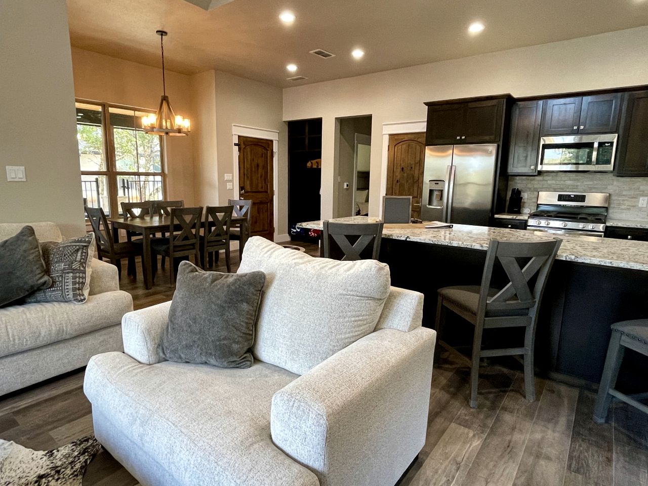 Pet Friendly Secluded Cottage  with Swimming Pool in Granbury, Texas