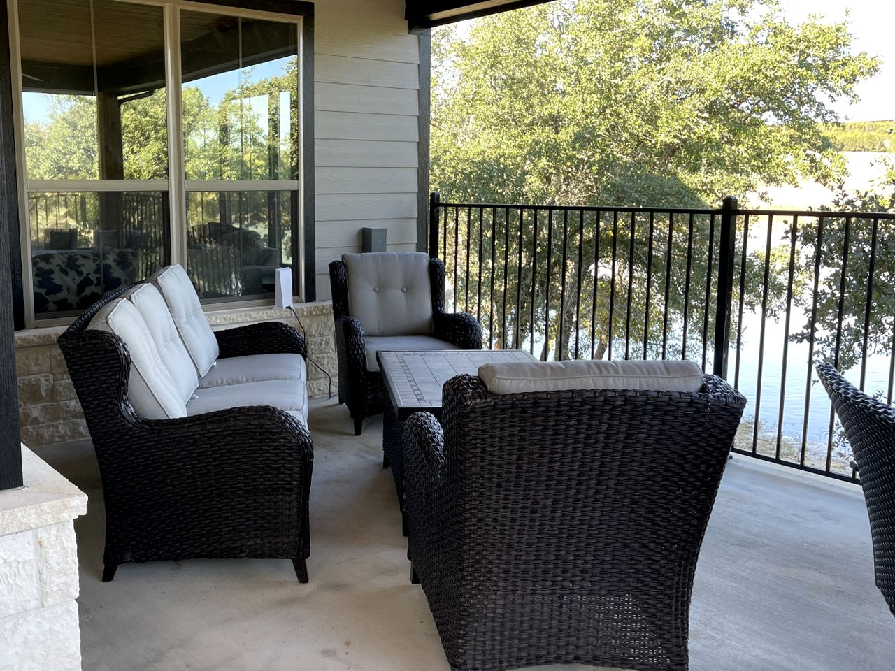 Pet Friendly Secluded Cottage  with Swimming Pool in Granbury, Texas