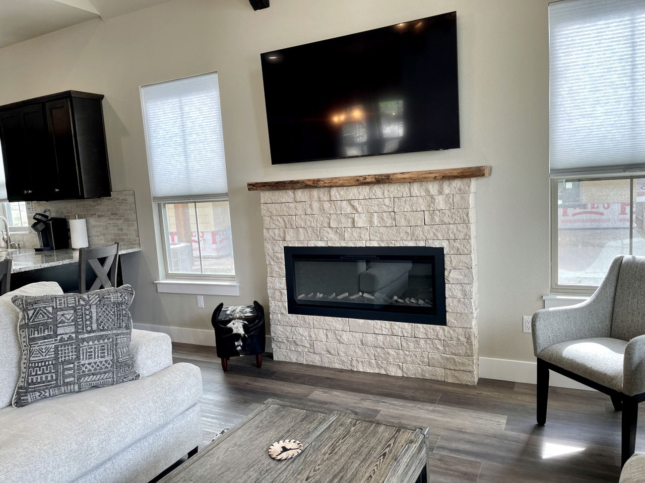 Pet Friendly Secluded Cottage  with Swimming Pool in Granbury, Texas