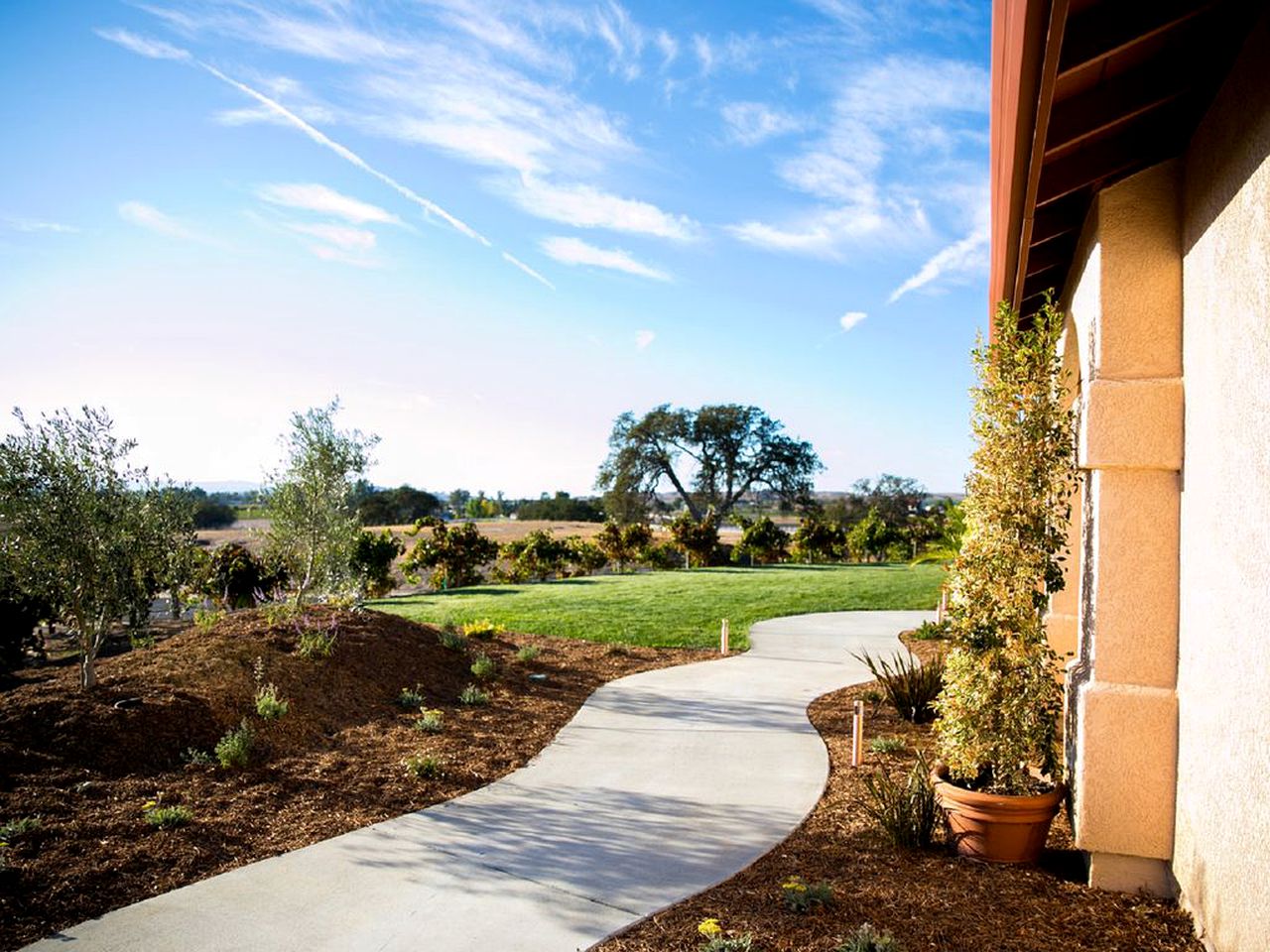 Spacious Luxury Getaway with Vineyard Views in Paso Robles, California