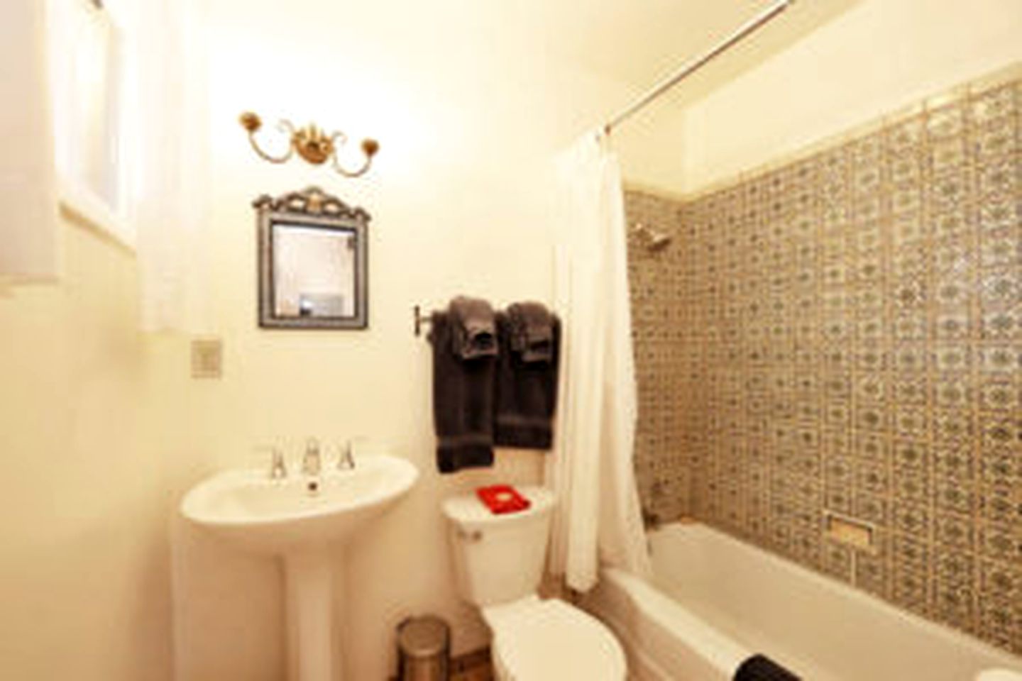 Stunning Two-Person Casita Rental with Hot Tub near Santa Fe, New Mexico