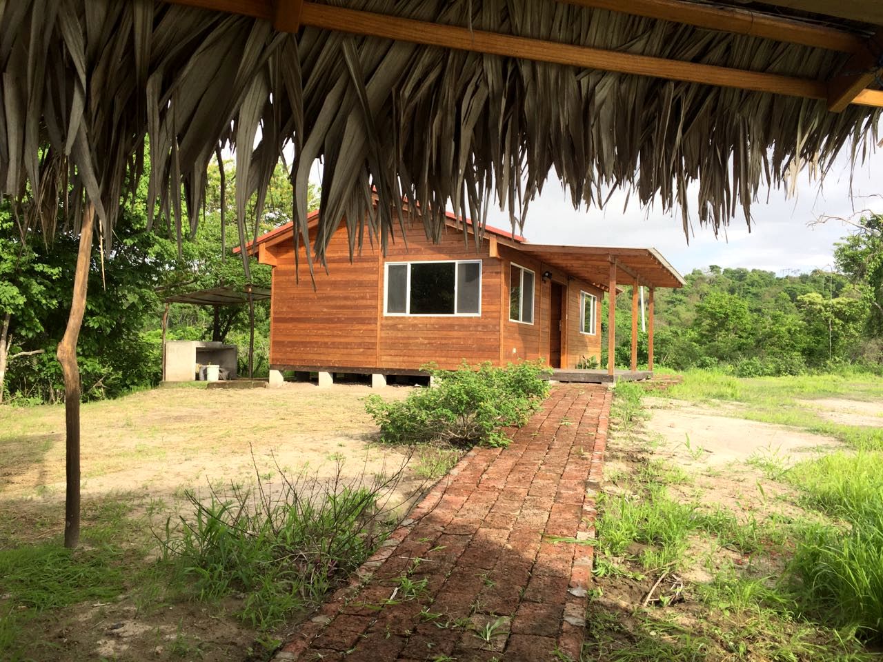 Tropical Beachfront Cabin Rental in Canoa, Manabí, Ecuador