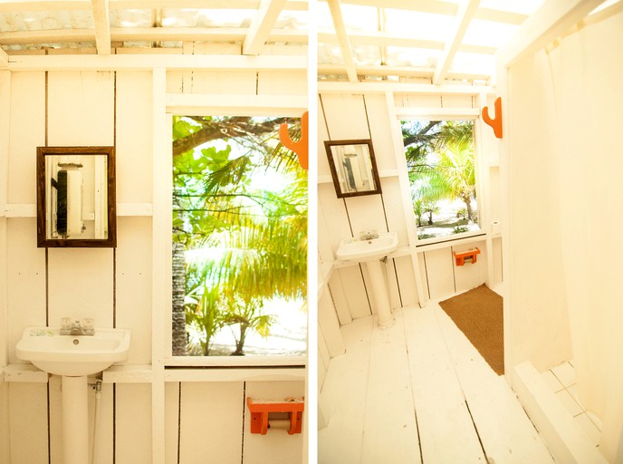 Beach Houses (Placencia, Stann Creek District, Belize)