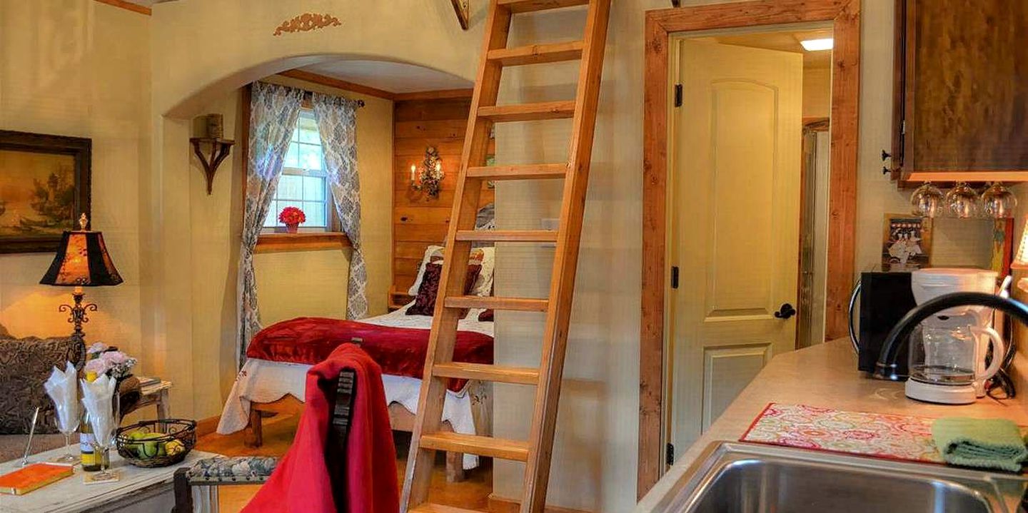 Homey Vacation Rental with Breakfast Included in Fredericksburg, Texas