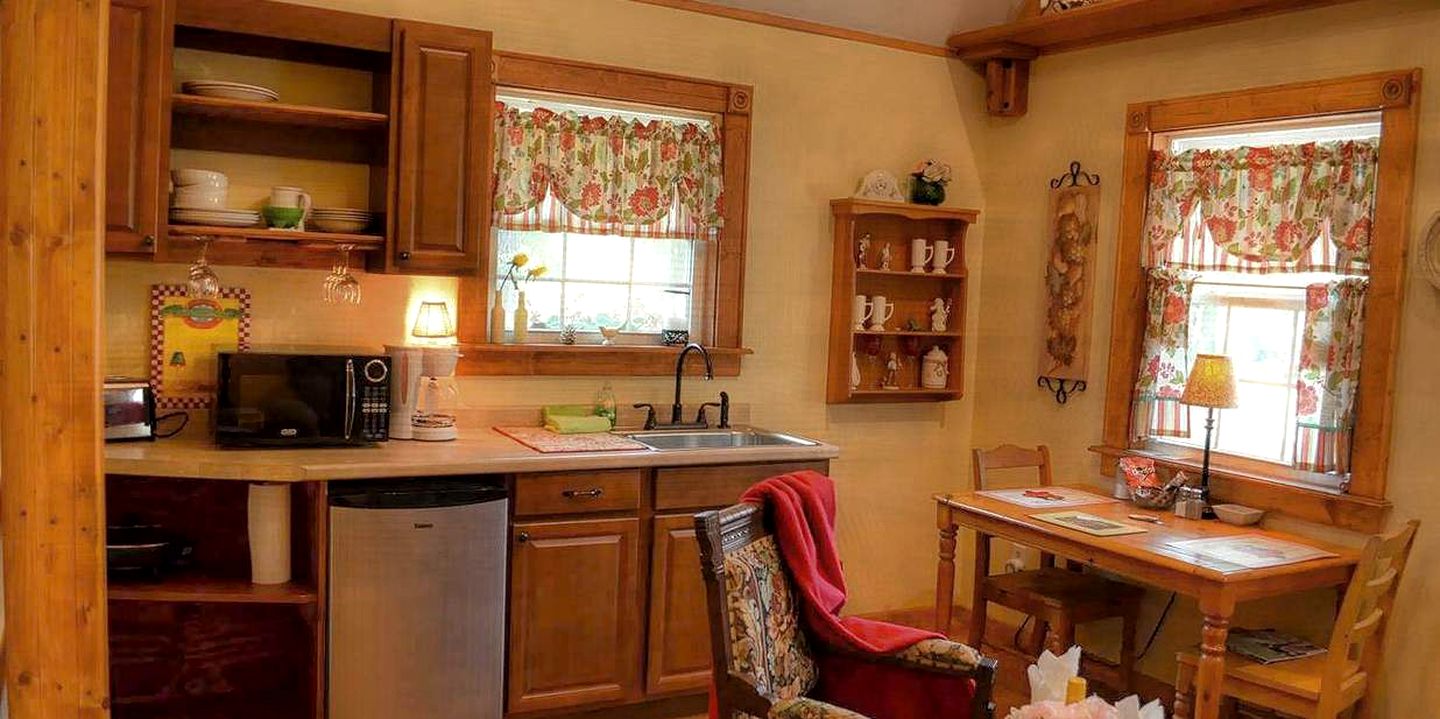 Homey Vacation Rental with Breakfast Included in Fredericksburg, Texas