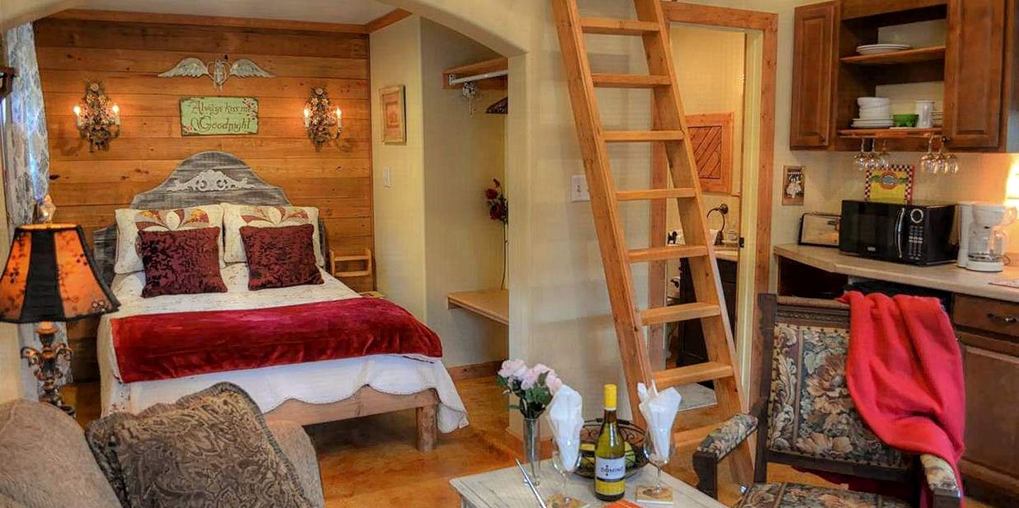 Homey Vacation Rental with Breakfast Included in Fredericksburg, Texas