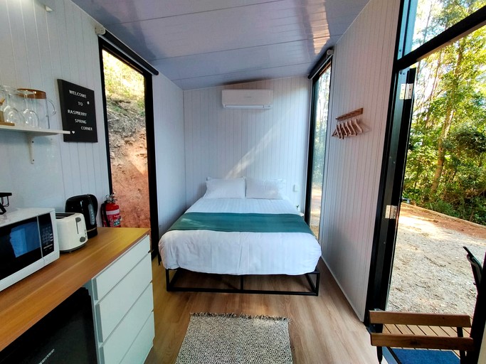 Tiny Houses (Australia, Cudgera Creek, New South Wales)