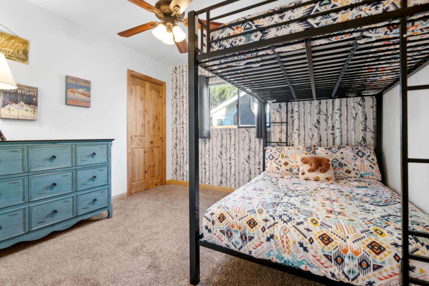 Family Mountain Cabin with Hot-Tub, Equipped Deck and Foosball Table in California