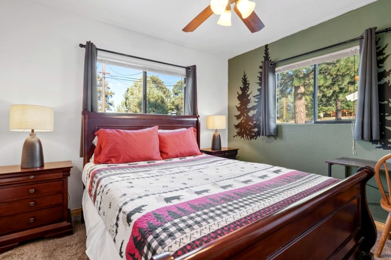 Cabins (United States of America, Big Bear, California)