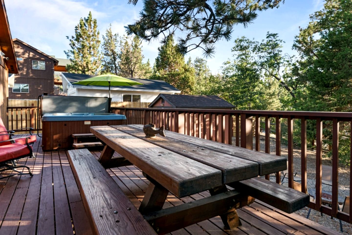 Family Mountain Cabin with Hot-Tub, Equipped Deck and Foosball Table in California