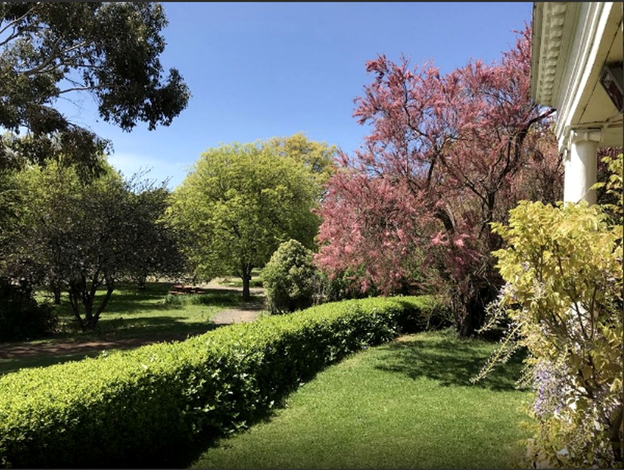 Elegant Room Rentals for a Relaxing Rural Holiday in Bothwell, Tasmania