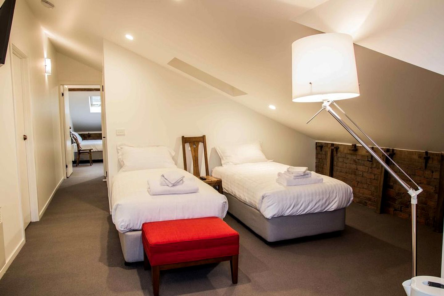Sunny Room Rentals for a Family Getaway near Hobart, Tasmania