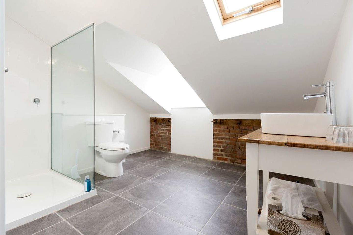 Sunny Room Rentals for a Family Getaway near Hobart, Tasmania