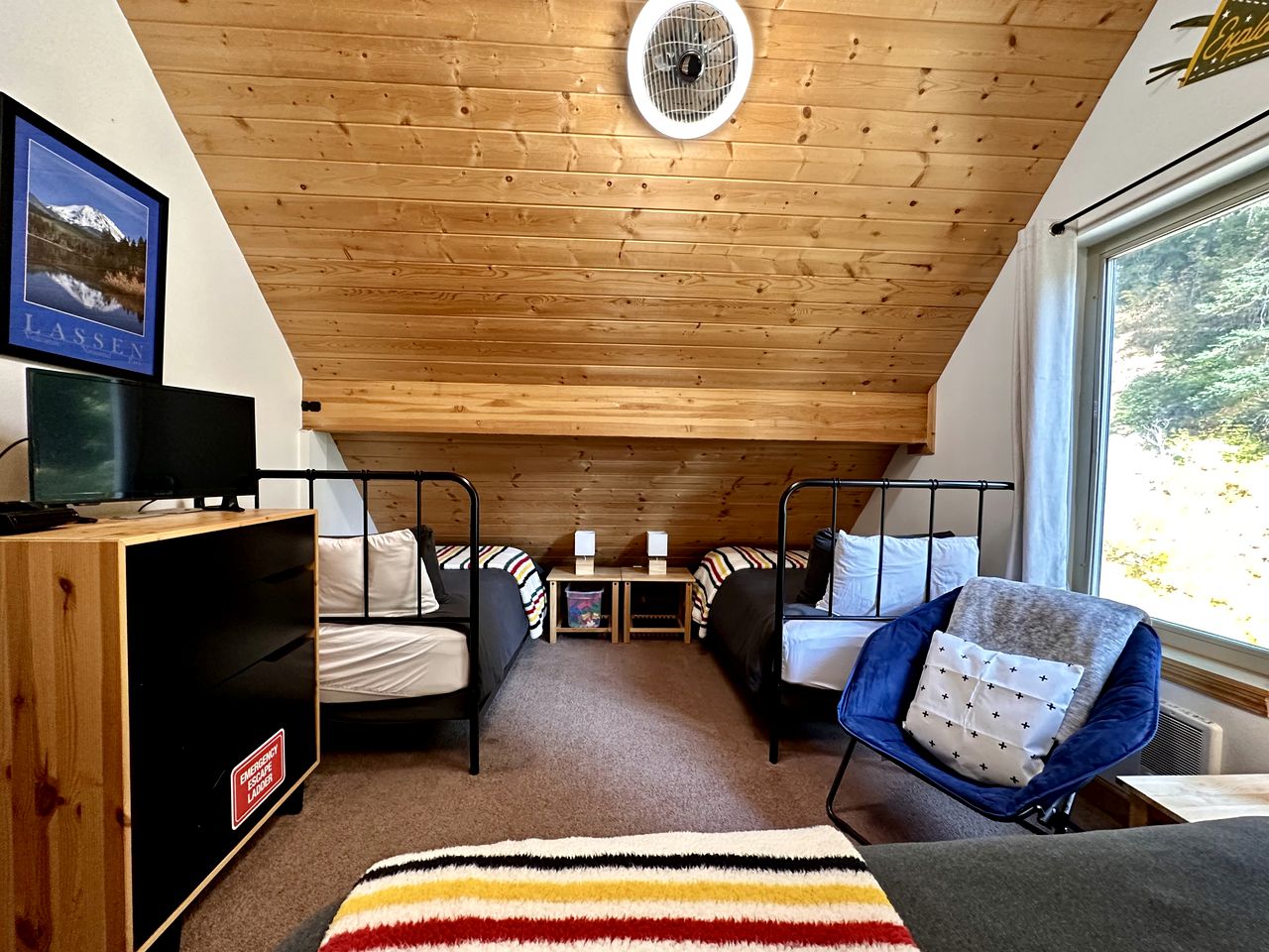 Enchanting Dog-Friendly Log Cabin with Private Hot Tub for Families near Leavenworth, Washington