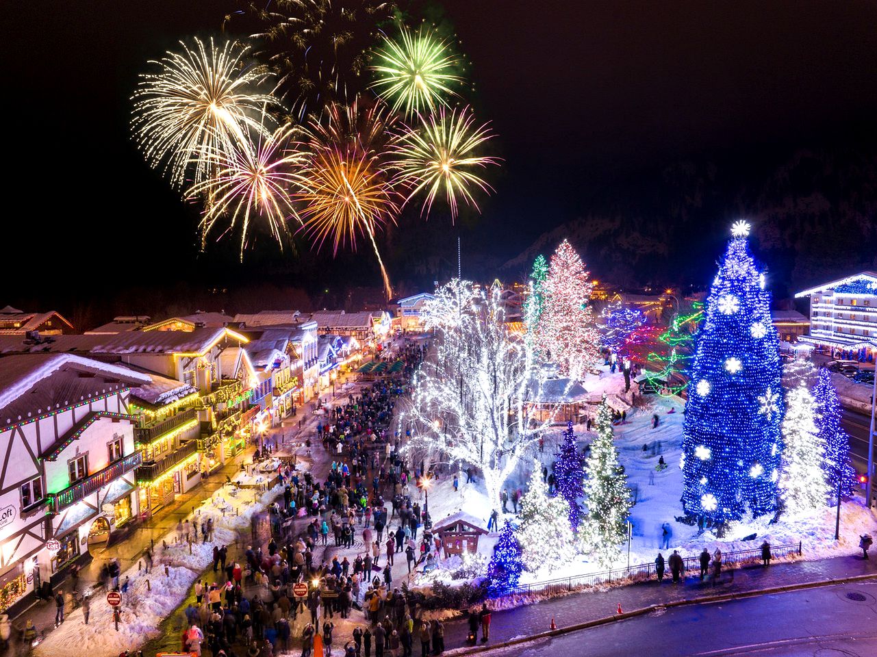 Enchanting Dog-Friendly Log Cabin with Private Hot Tub for Families near Leavenworth, Washington
