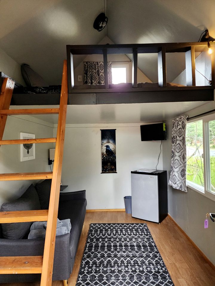 Gorgeous Secluded Cabin Nestled in the Middle of the Forest in Seward, Alaska