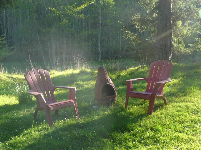 Cabins (Mayne Island, British Columbia, Canada)