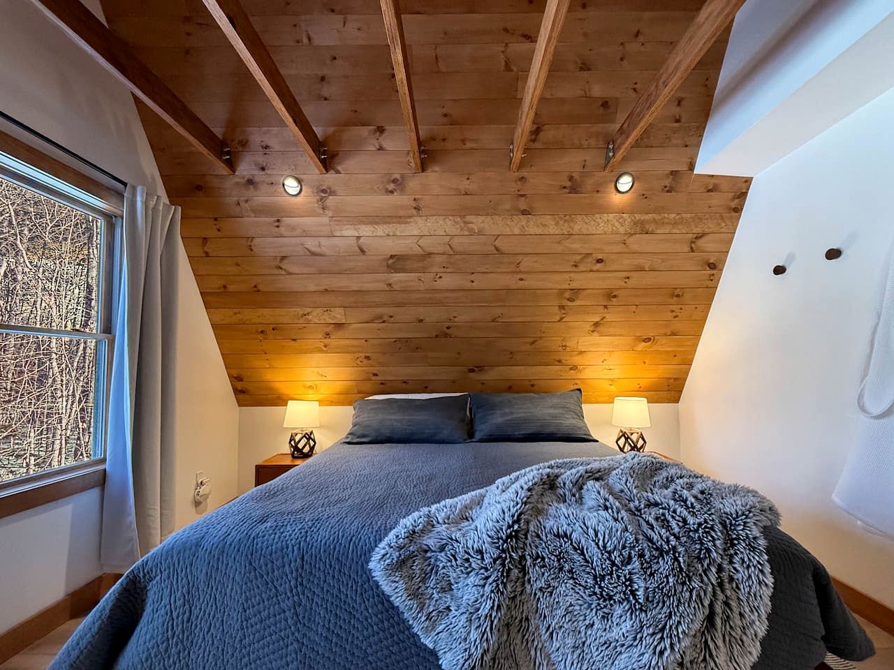 Luxurious A-Frame Retreat with Hot Tub and Fire Pit in Bartlett, New Hampshire