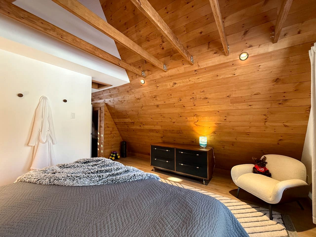 Luxurious A-Frame Retreat with Hot Tub and Fire Pit in Bartlett, New Hampshire