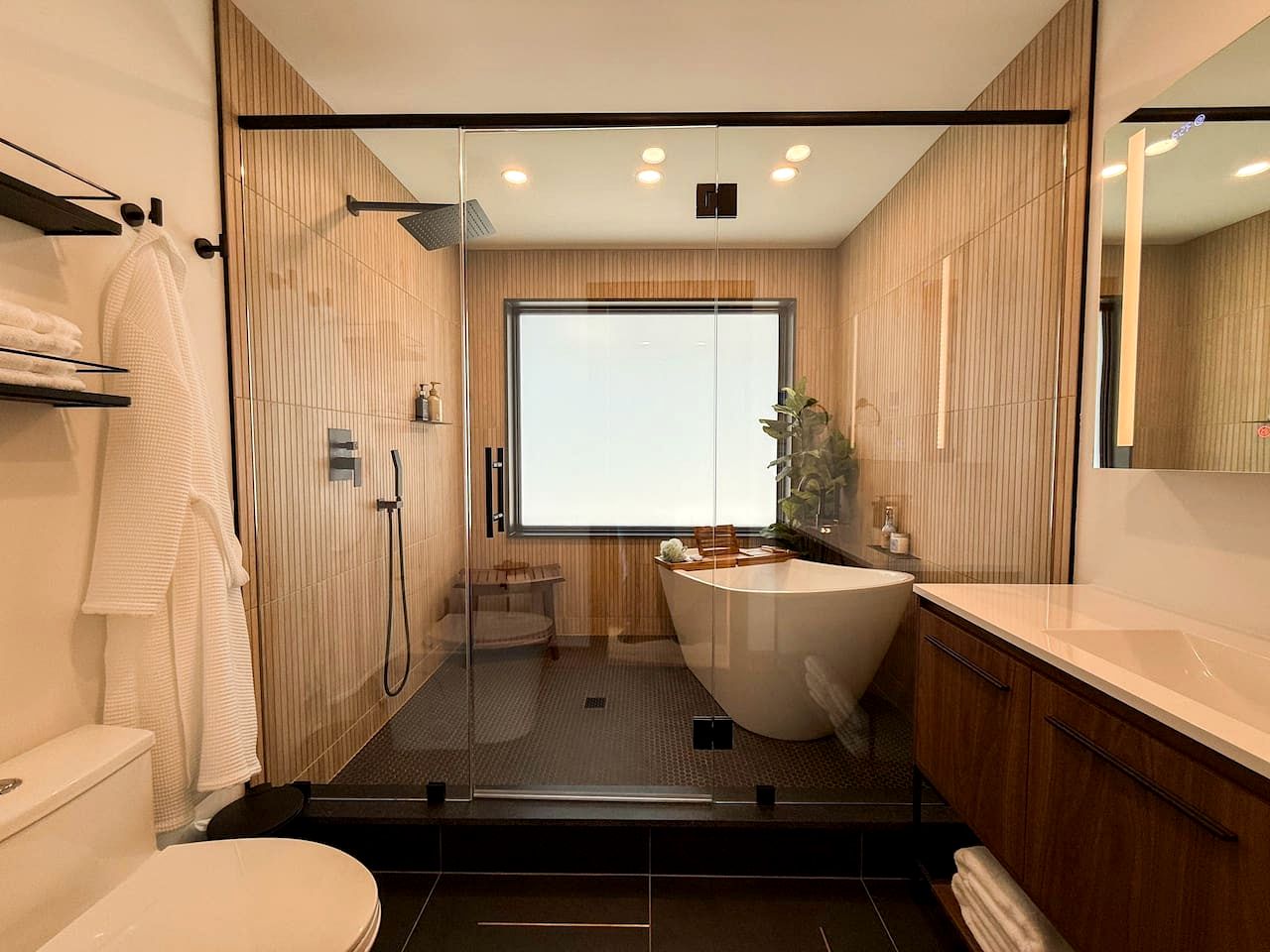 Luxurious A-Frame Retreat with Hot Tub and Fire Pit in Bartlett, New Hampshire