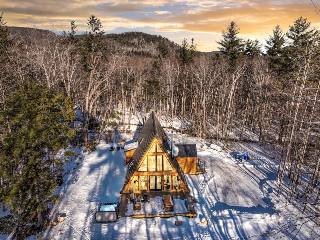 Luxurious A-Frame Retreat with Hot Tub and Fire Pit in Bartlett, New Hampshire