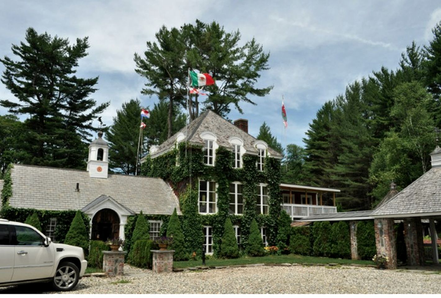 Elegant Villa with Pool and Hot Tub on 400 Acres in Reading, Vermont