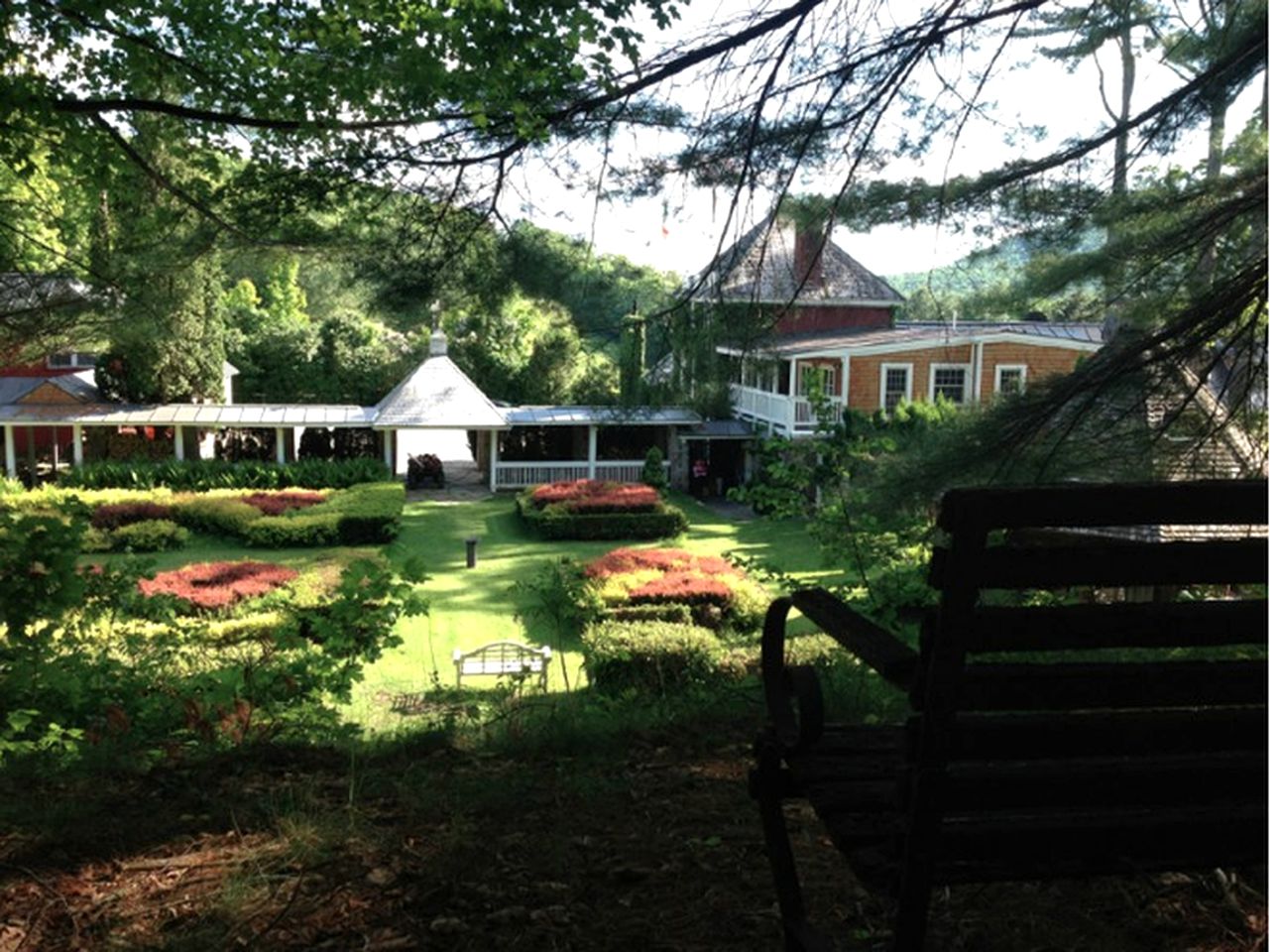 Elegant Villa with Pool and Hot Tub on 400 Acres in Reading, Vermont