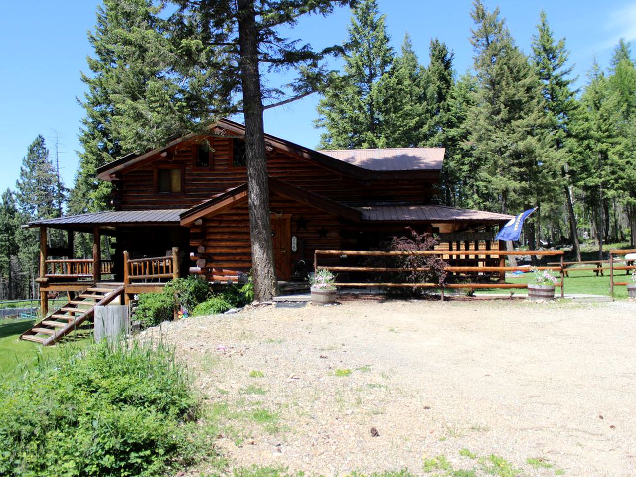 Authentic Cabin Rental with Hot Tub and Mountain Views in Columbia Falls, Montana