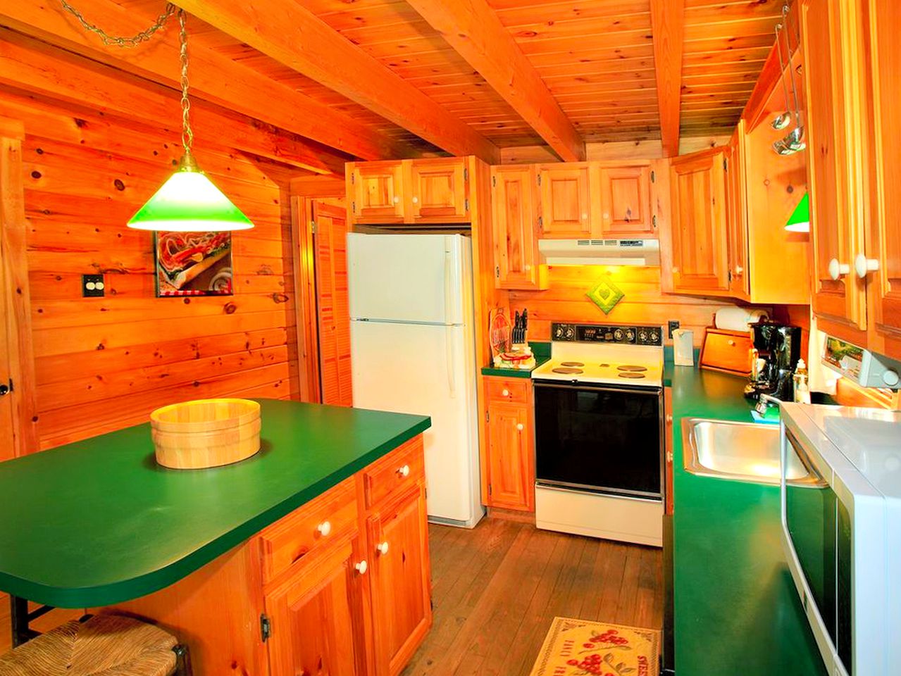 Log Cabin Beltzville Lake State Park, Pennsylvania Glamping Hub