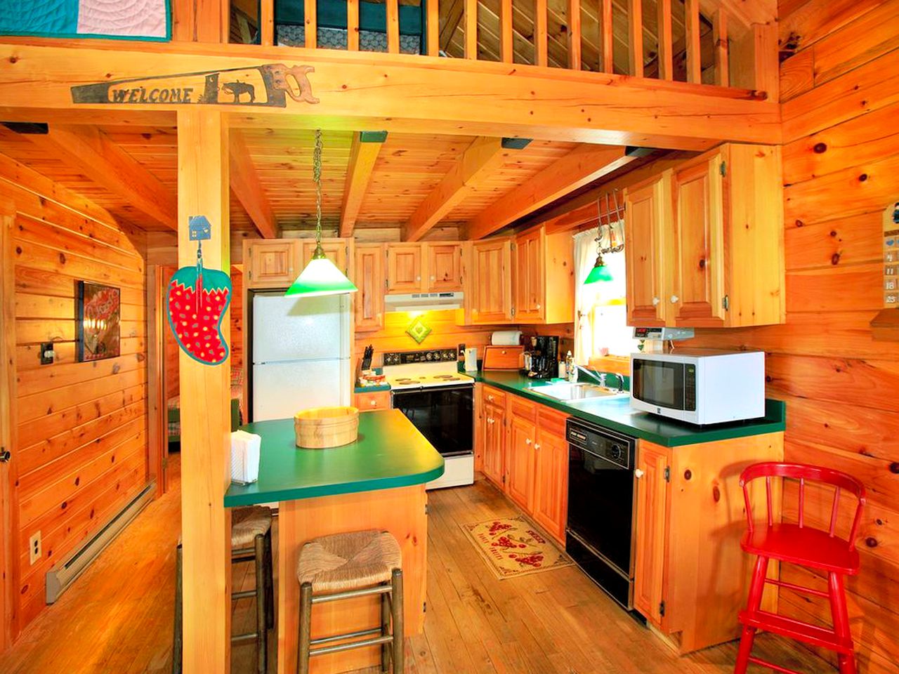 Log Cabin Beltzville Lake State Park, Pennsylvania Glamping Hub