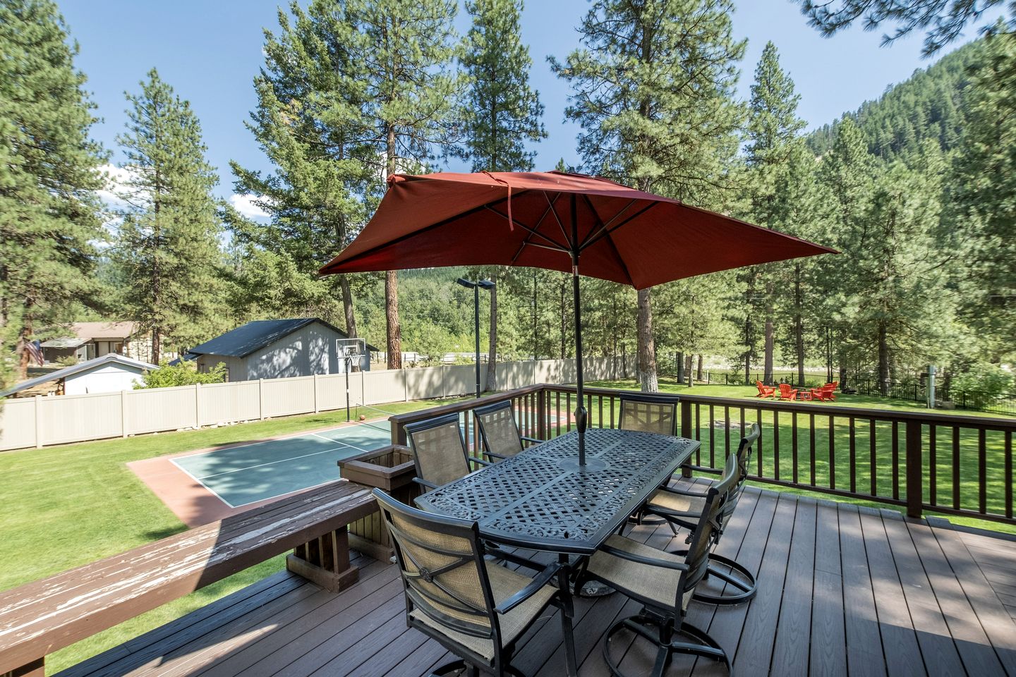 Renovated Modern Cabin with Private Tennis Court and Spa in Leavenworth, Washington