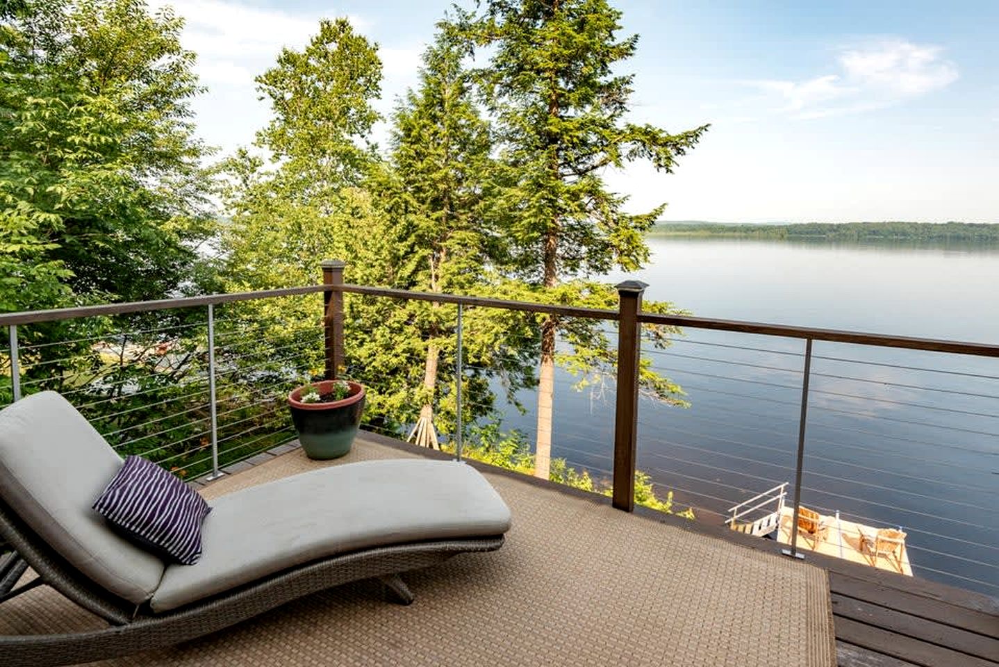 Lakefront Cabin Beautifully Design with Deck in Maine