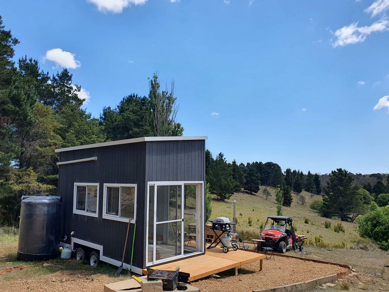 Comfortable Pet-Friendly Tiny House with Living Area, Loft and Barbecue in New South Wales, Australia